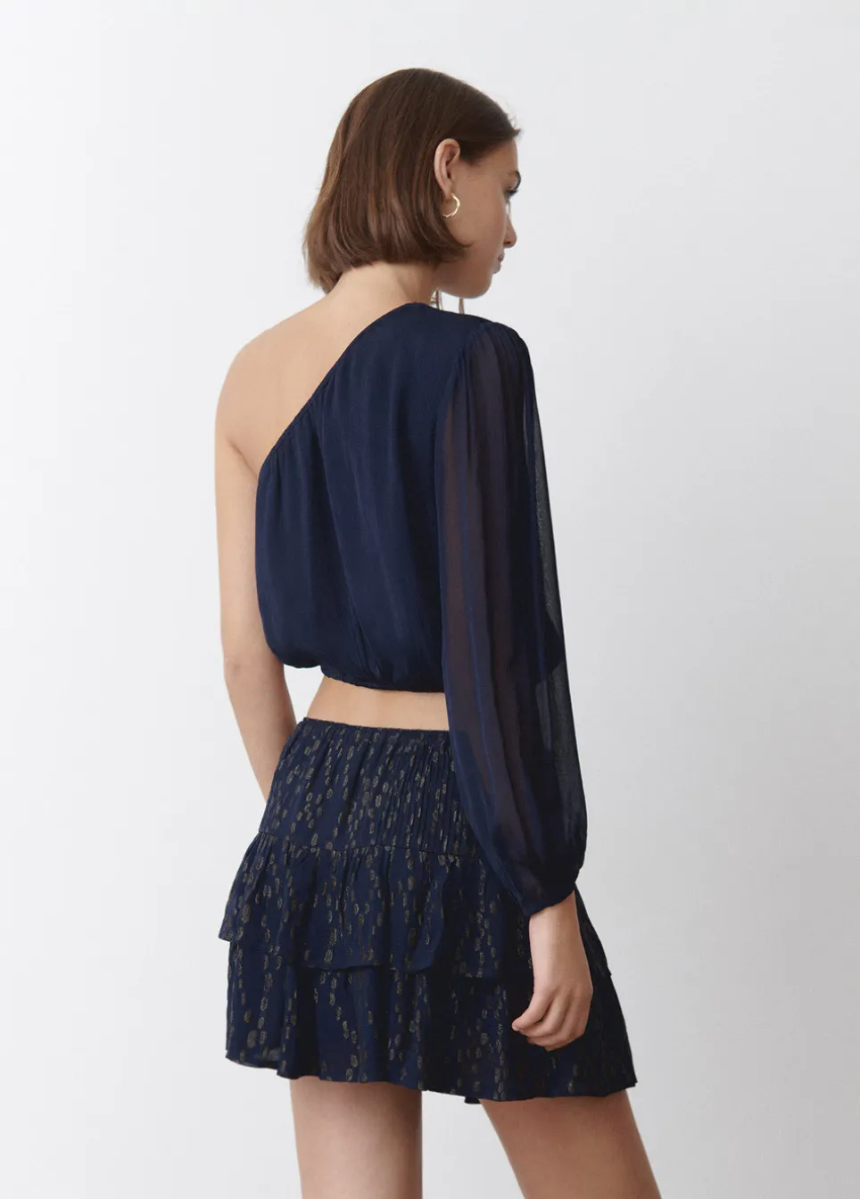 Blusa Assimetrica Colar Choker