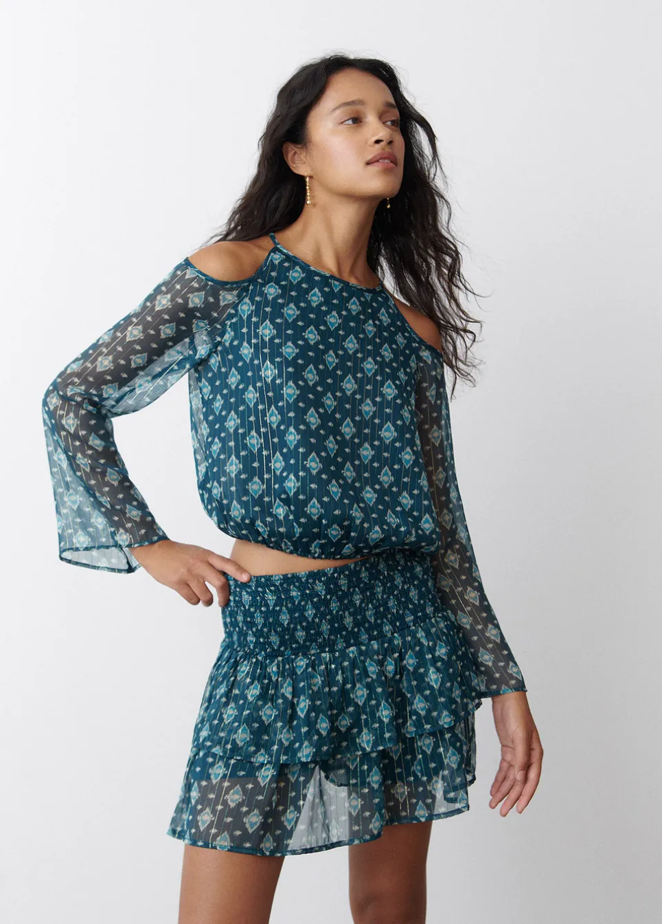 Blusa Com Ombro Descoberto Ikat