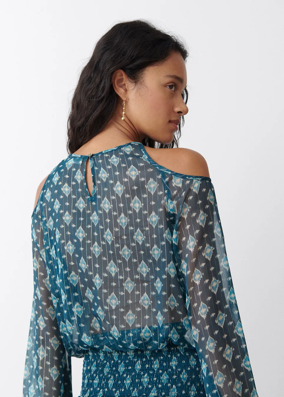 Blusa Com Ombro Descoberto Ikat
