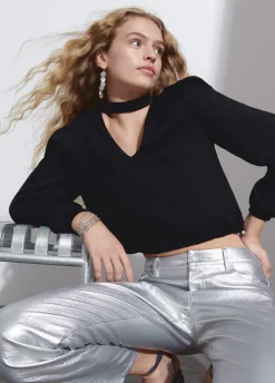 Blusa Lisa Com Colar Choker