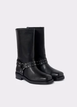 Bota Biker Com Tachas E Ponta Quadrada