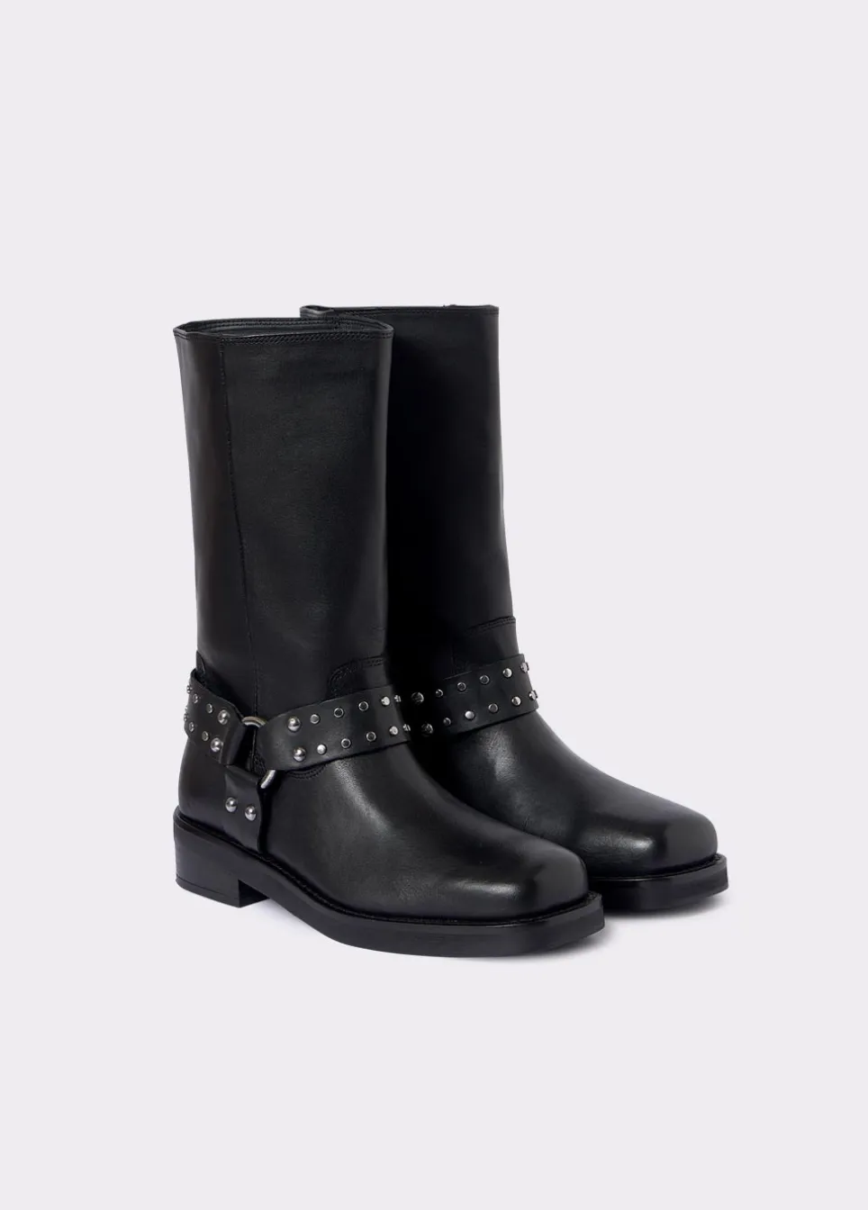 Bota Biker Com Tachas E Ponta Quadrada